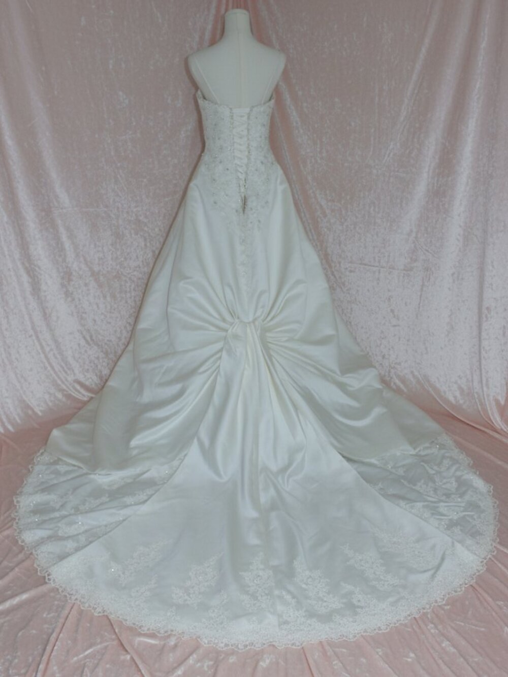 DaVinci Bridal Wedding Gown Style T8166